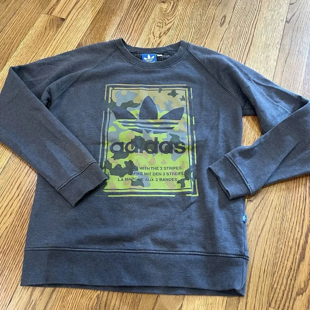 Adidas Pullover Sweatshirt Men’s‎ Medium Gray With Camo Design
